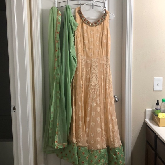 Indian dress suit - Picture 1 of 4